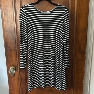 Old Navy Black and White Striped Long Sleeve Dress Size XS